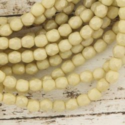 Cseh csiszolt gyöngy. 8mm. Bézs. 50db/csomag.