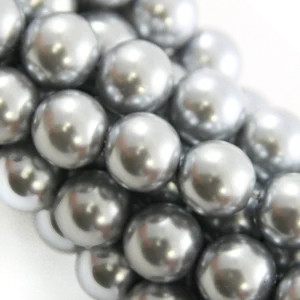 Cseh tekla üveggyöngy. 6mm.Világos szürke. 100db/szál.