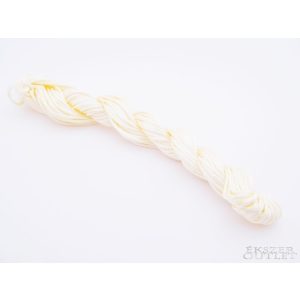 10db.  Shamballa fonal. Nylon fonal. 1.5mm. 12.5m/db. Krém.  