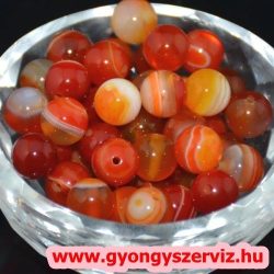   Ásványgyöngy, féldrágakő gyöngy. Narancs színű achát. 8mm.  1 szál.