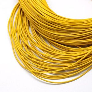 Bőr szalag, bőr zsinór. 2mm.  Sárga. 10m/db
