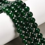  1 szál.Csiszolt jade ásványgyöngy. 8mm. Smaragd szín.