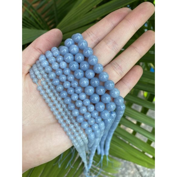 Angelit ásványgyöngy. 8mm. 1 szál.