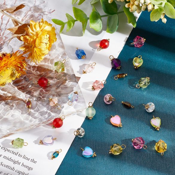 DIY. Üveggyöngy charm mix.