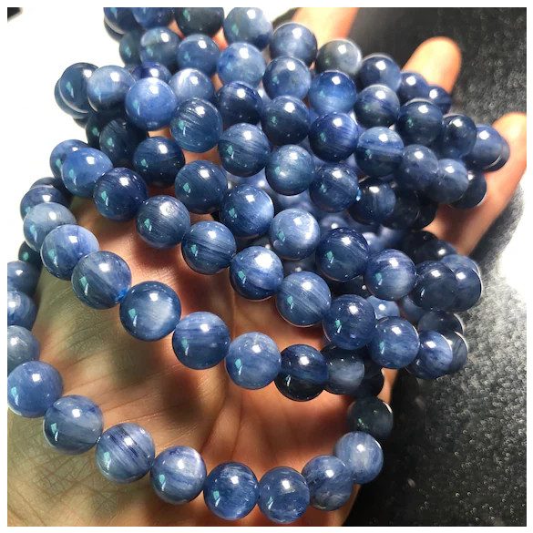 1 szál. Kianit ásványgyöngy. 8mm. AA.