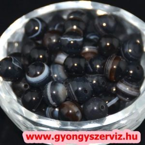 Leárazva!  Ásványgyöngy, féldrágakő gyöngy. Fekete színű achát. 8mm.  1 szál.