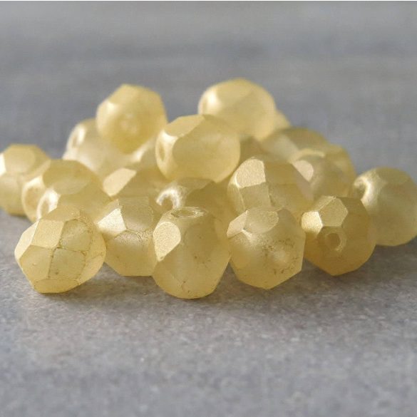 50db. csiszolt cseh üveggyöngy. Sárga.