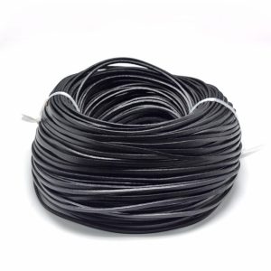 Hasított bőr zsinór. 3x2mm. Fekete. 10m/db.