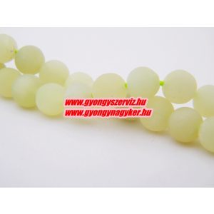 Matt jade ásványgyöngy. 8mm. 1 szál. (kb. 40cm)