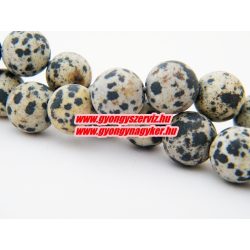   Matt dalmatínerkő ásványgyöngy. 10mm.  1 szál (kb. 40cm).