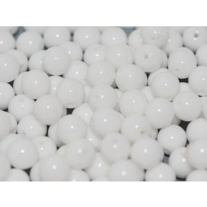 Cseh üveggyöngy. 8mm. Porcelánfehér. 50db/csomag.