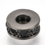 Kiárusítás! Cirkon köztes gyöngy. 7x3mm. Fekete szín, fekete kristály.